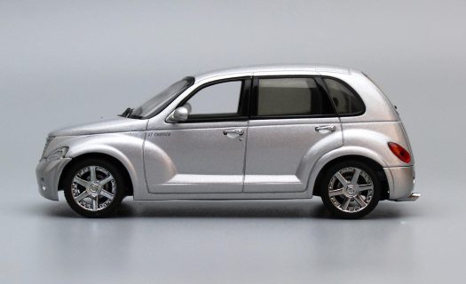 chrysler_gt_cruiser_silver_2001_autoart_2