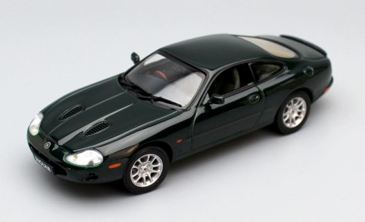 jaguar_xkr_1998_autoart_9