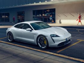 porsche_taycan_tlo